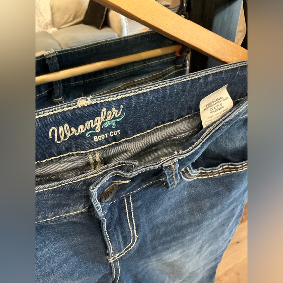 Wrangler Boot Cut Jeans size 9/10 - Picture 2 of 3